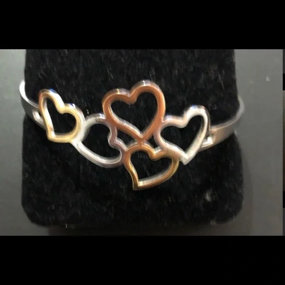 Multiple Heart Bangle - Picture 4 of 10